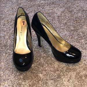 Madden Girl black pumps size 7
